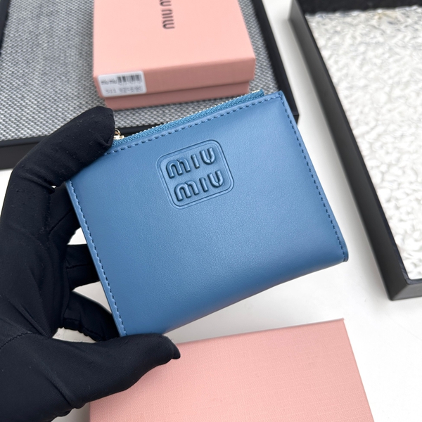 超激安ブランド財布偽物正面デザイン